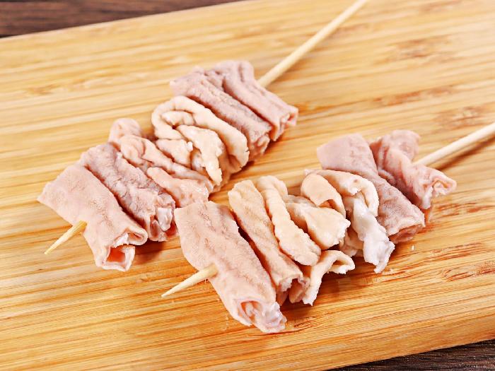 【国産】豚白もつ串（30g） 20本